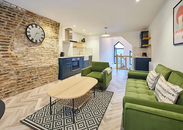 Host & Stay - Flowergate Apartments