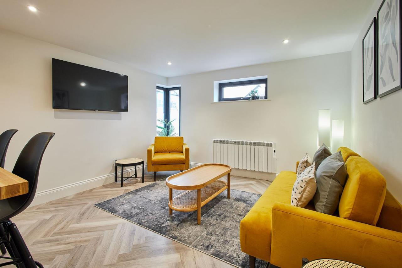 Host & - Flowergate Apartment *
